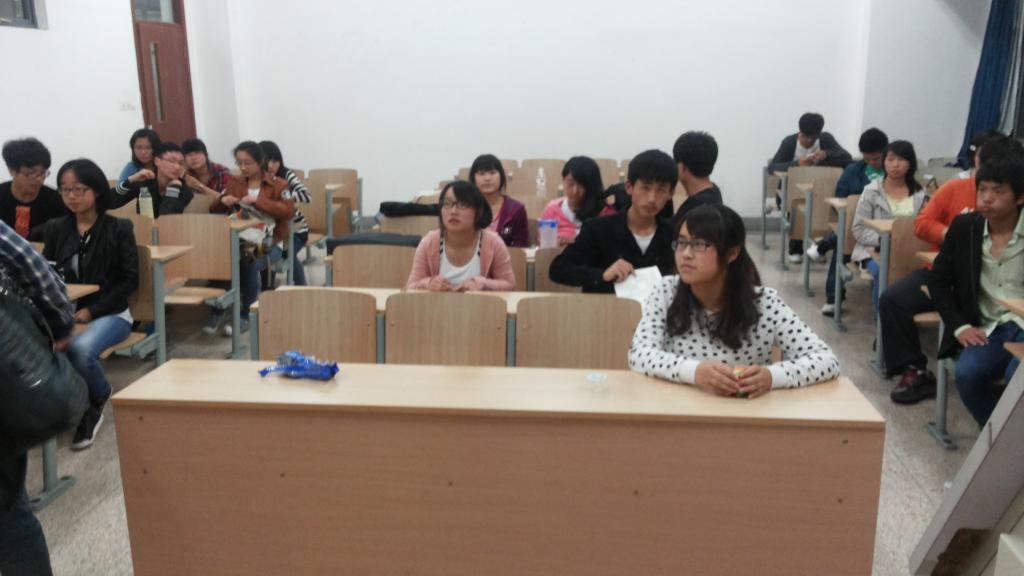 绿色环保知识竞赛主题班会