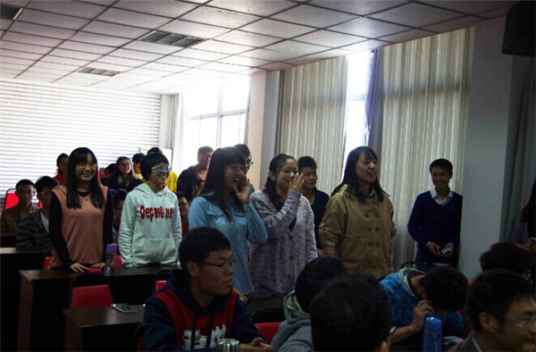 校企合作共繁荣 优秀学子促成才——记化工学院中狮奖学金颁奖典礼