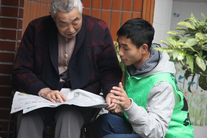 青春践行感恩，爱心普洒阳光——记化工学院志愿服务中心敬老院回访之行