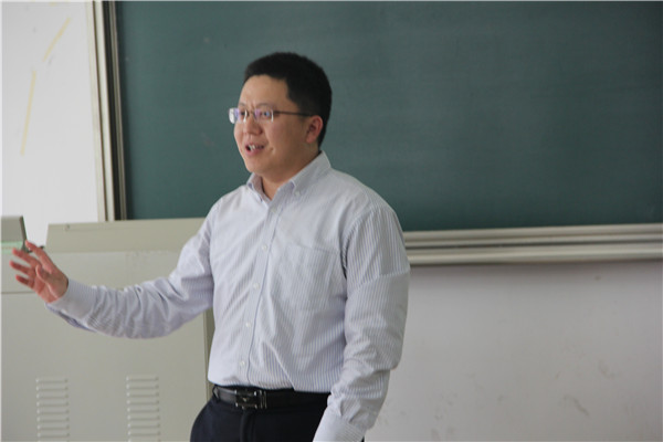 【材料系】化工学院高分子材料系11级召开就业动员大会