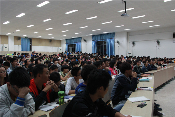 压力伴成长，乐启新生活——记化工学院新生转型教育之心理篇第一讲