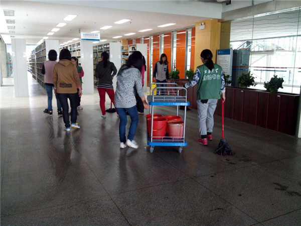 【志愿服务】图书整理我最行-------记化工青协公益图书馆整理图书